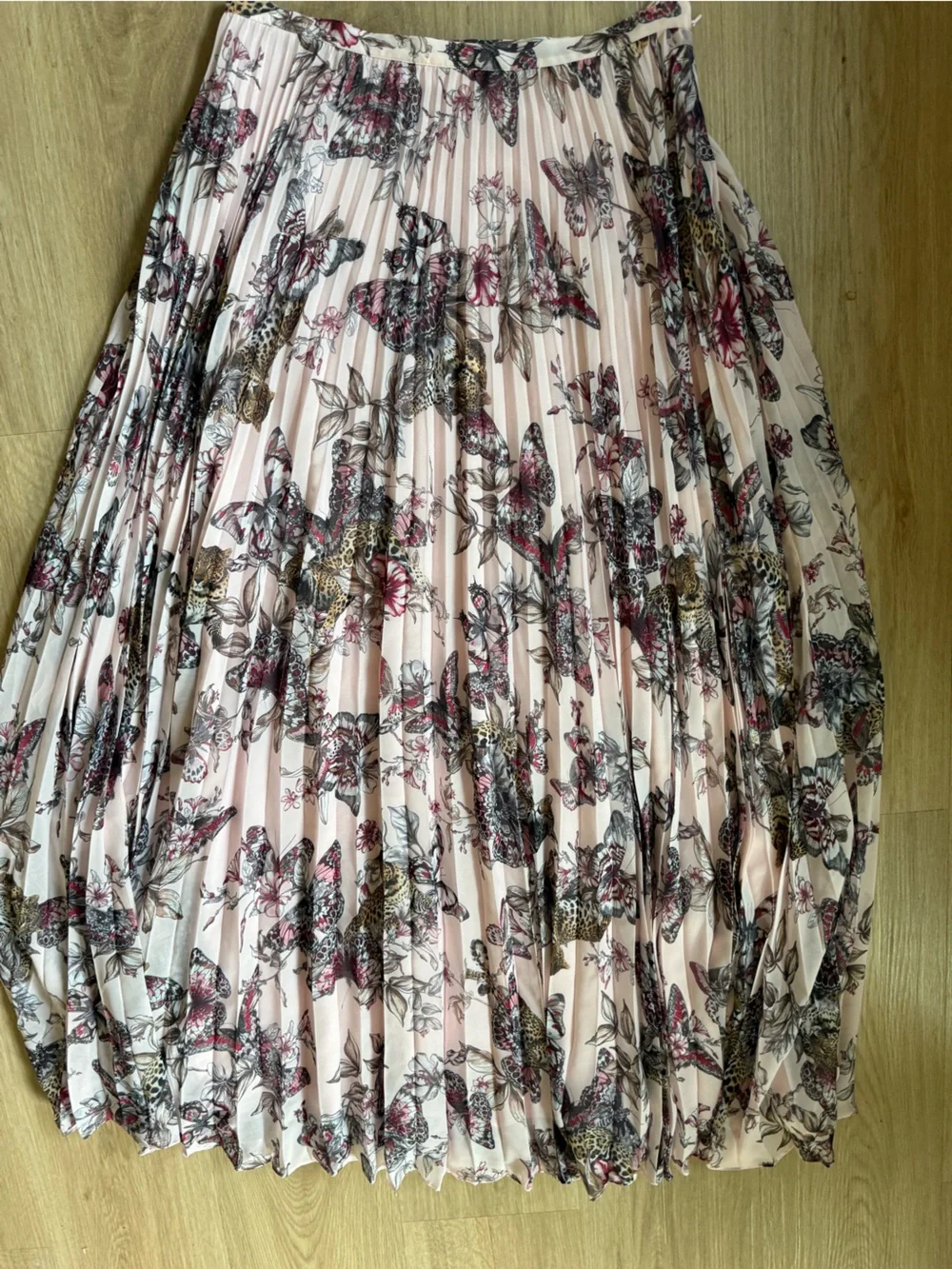 L’ Agence TORIN  RASHA LIGHT NECTAR PINK MULTI BUTTERFLY JUNGLE SET SKIRT + TOP